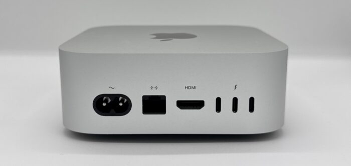 Mac mini(M6)の背面ポート