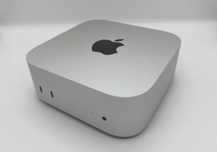 Mac mini(M6)の本体全景