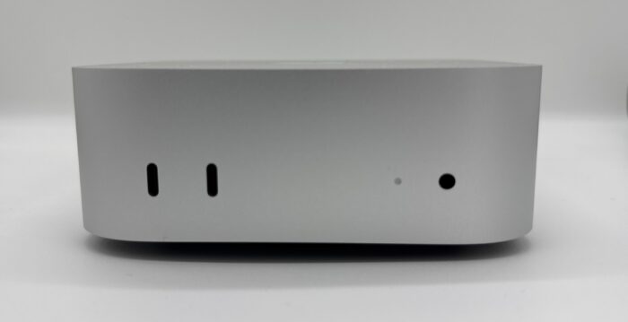 Mac mini(M6)の前面ポート